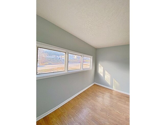 Building Photo - 4707