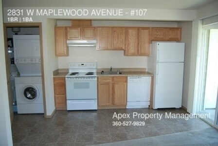 Building Photo - 2831 W Maplewood Ave