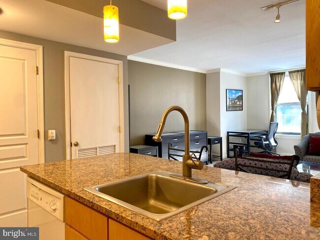 Foto del edificio - 616 E St NW