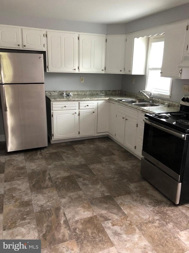 43 S Main St Unit 4, Woodstown, NJ 08098 Room for Rent in Woodstown