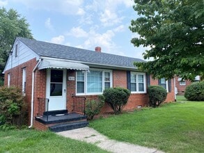Building Photo - 1613 Sunbury Rd