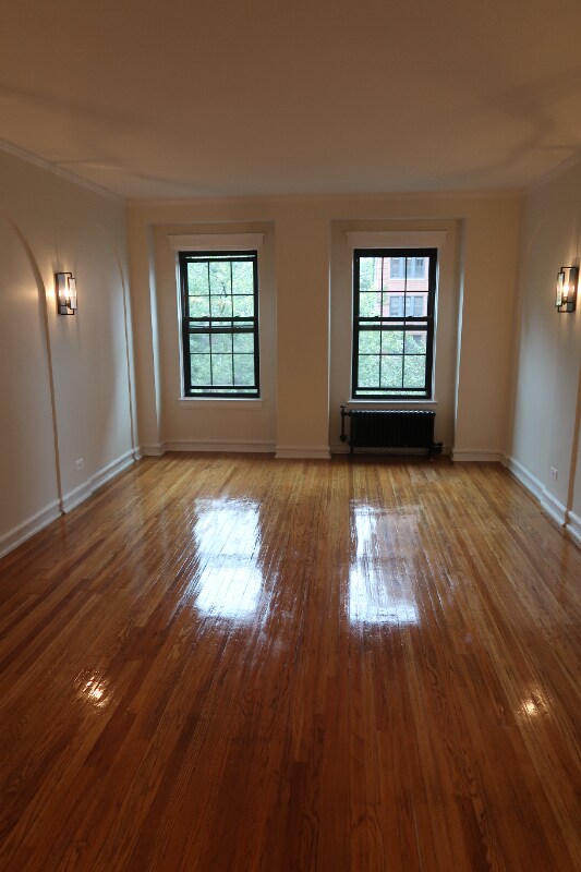 Primary Photo - 426 W Briar Pl
