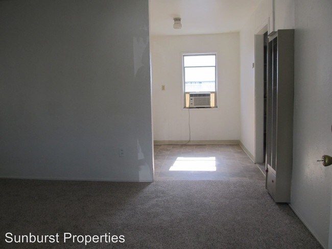 Foto del edificio - 3861-3871 Jeffrey Ave