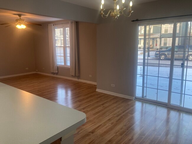 Building Photo - 1093 Symphony Dr