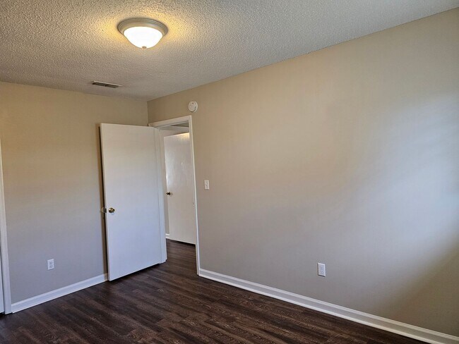 Foto del edificio - 5007B N. Moore Lane