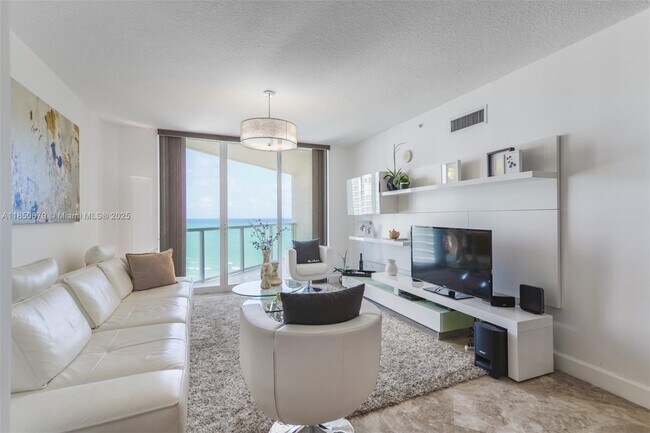 Foto del edificio - 16699 Collins Ave
