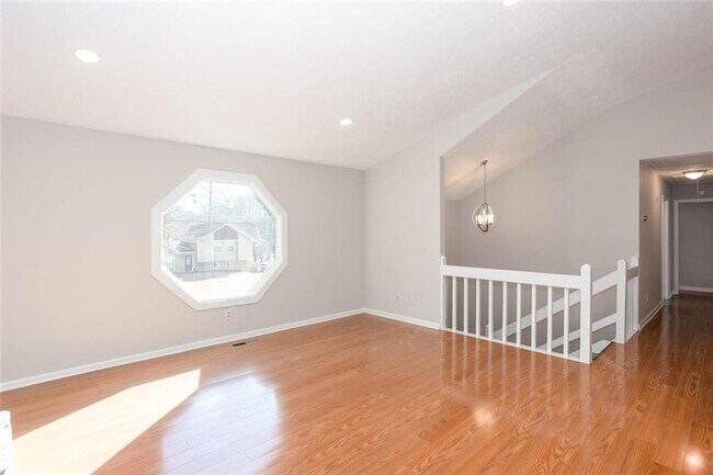 Foto del edificio - 4049 Leicester Dr NE