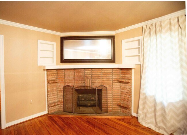 Foto del edificio - 8321 Westwood Ave