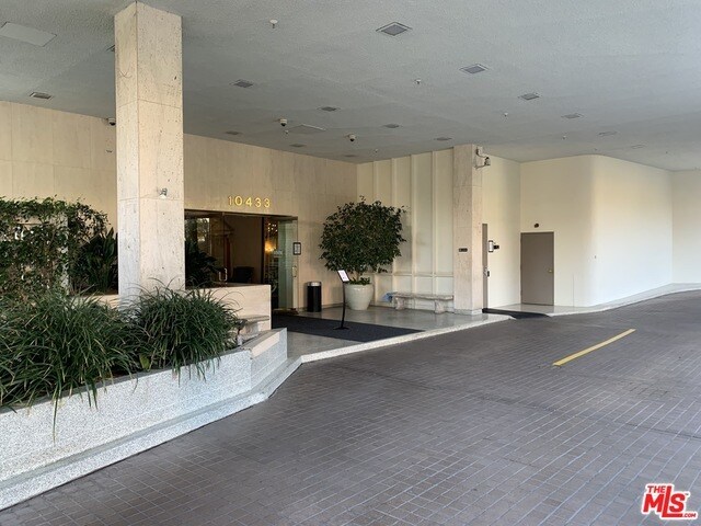 Foto del edificio - 10433 Wilshire Blvd