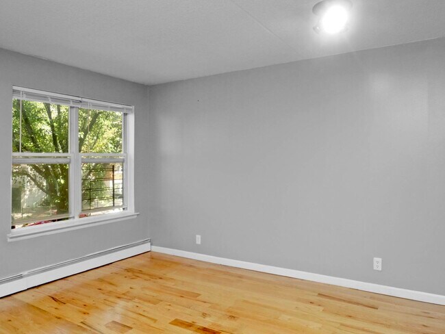 Building Photo - 132 W 117th St