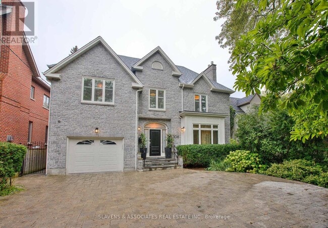 Building Photo - 108 Yonge Blvd