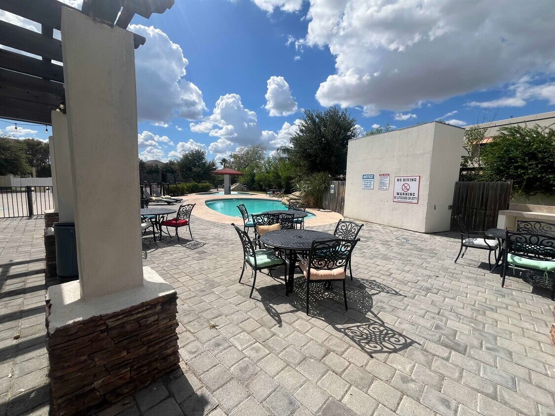 Foto principal - 7615 Laguna Del Mar Ct