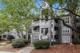 Building Photo - 220 Northwest Dr