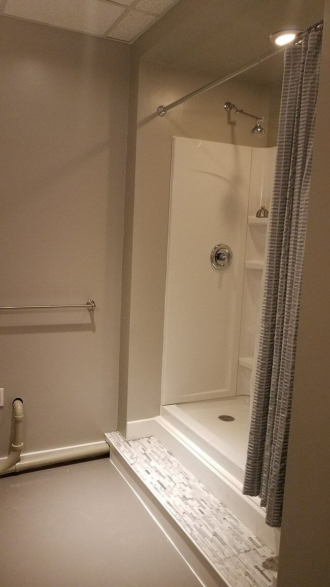 Newly remodeled bath - 150 Spring Hollow Ct