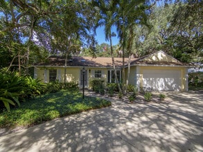 Building Photo - 915 Marigold Ln