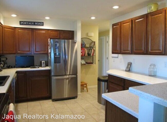 Foto del edificio - 11038 Portage Rd