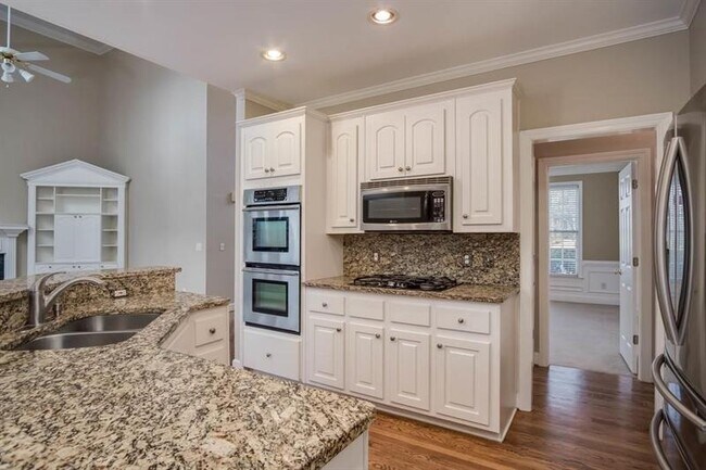 Building Photo - 6150 Yorkridge Dr