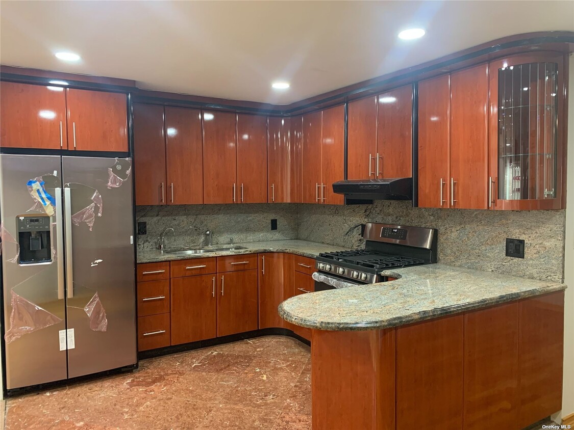 Foto principal - 112-7-112-75 75th Ave