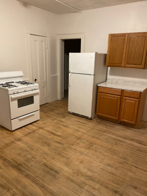 25 Providence St, Woonsocket, RI 02895 Room for Rent in Woonsocket