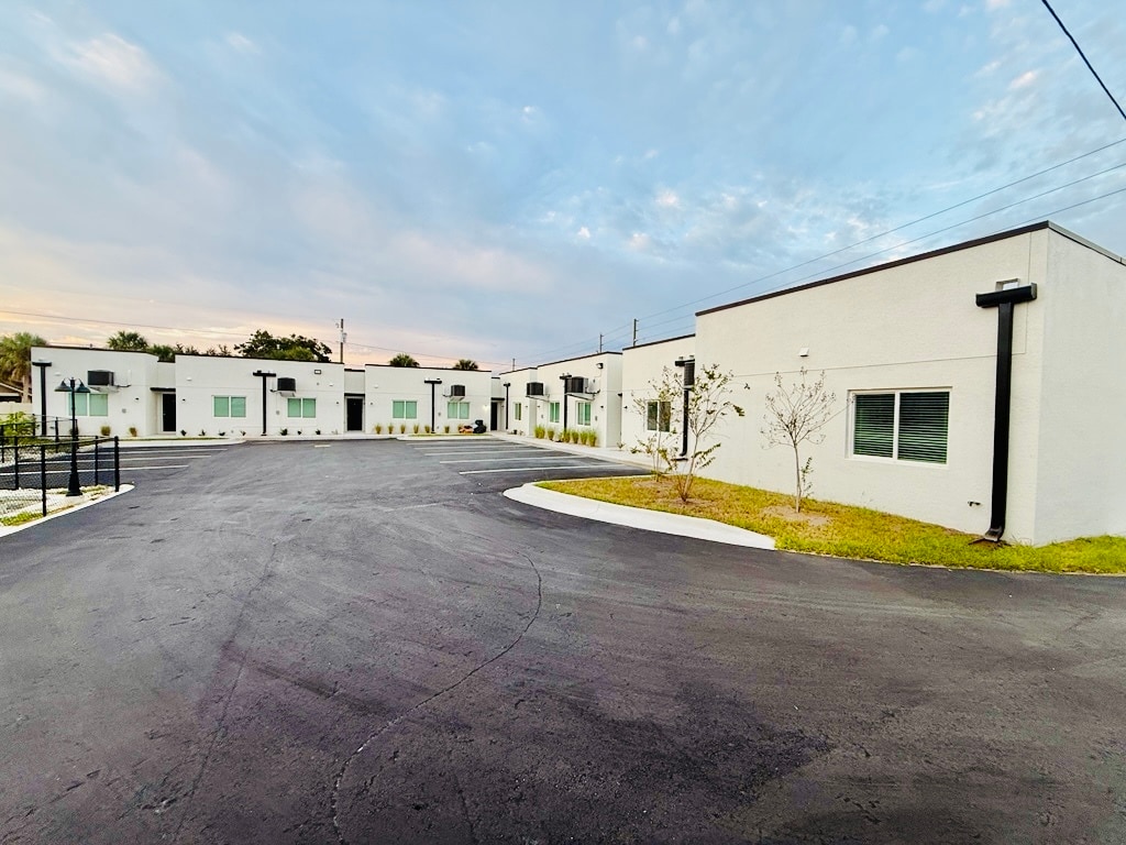 Building Photo - 401 E Boyer St