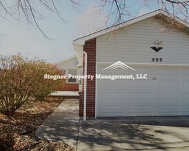 Building Photo - 889 Essex Dr