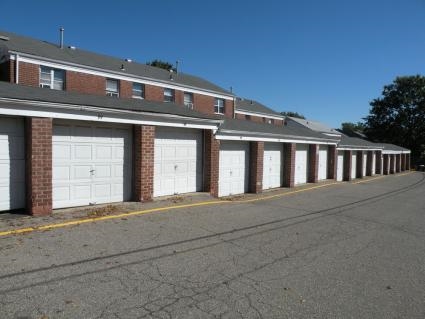 Parking - Ivy Lane Apartments