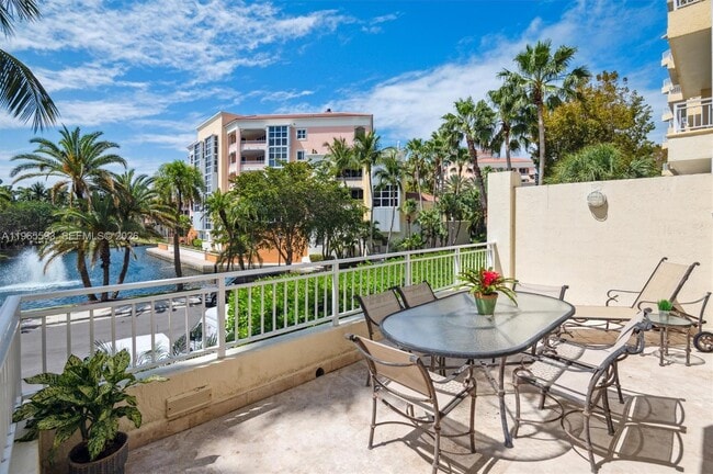 Foto del edificio - 765 Crandon Blvd