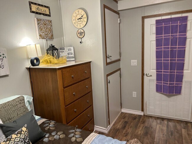 Foto del edificio - ALL BILLS PAID! COZY FURNISHED MOBILE HOME...