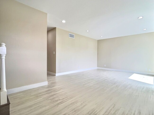 Building Photo - 5BD/3BA – Stunning Family Home in Sunnyval...