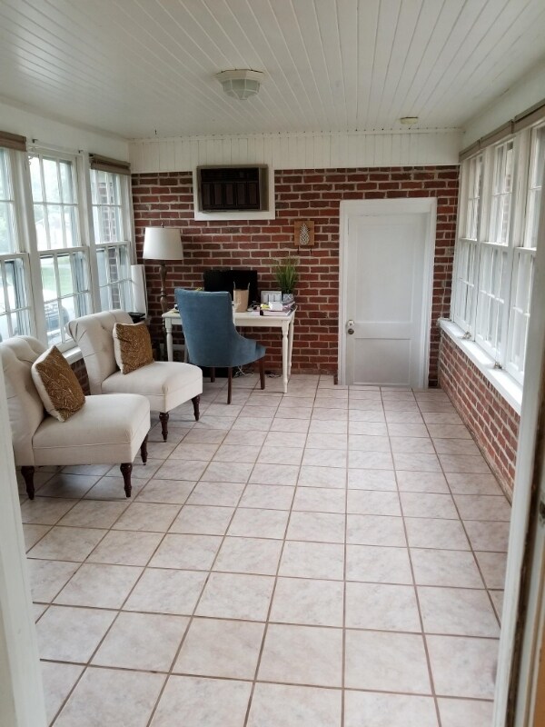 Building Photo - 1425 Polo Rd