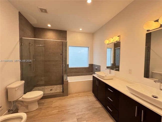 Foto del edificio - 2933 SW 27th Terrace