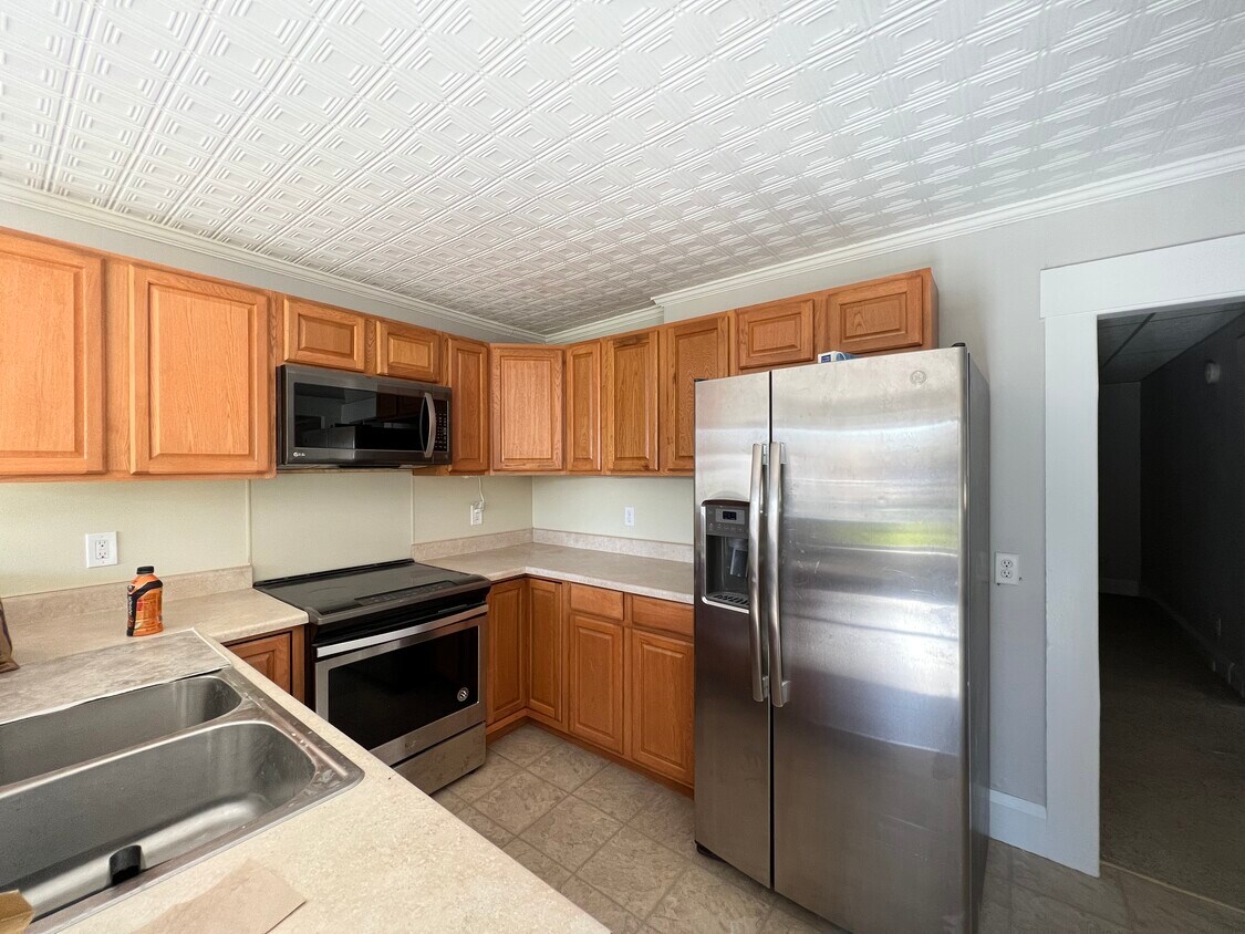 Kitchen - 358 Kenduskeag Levant Rd