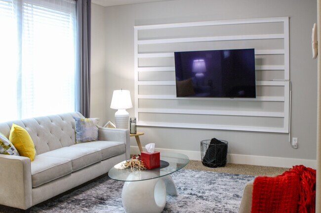 Foto del edificio - 7801 Rushmore Ave NE