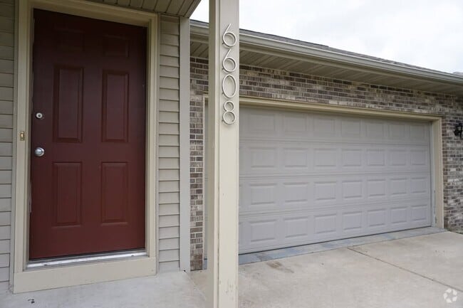 Building Photo - 6608 Radford Dr