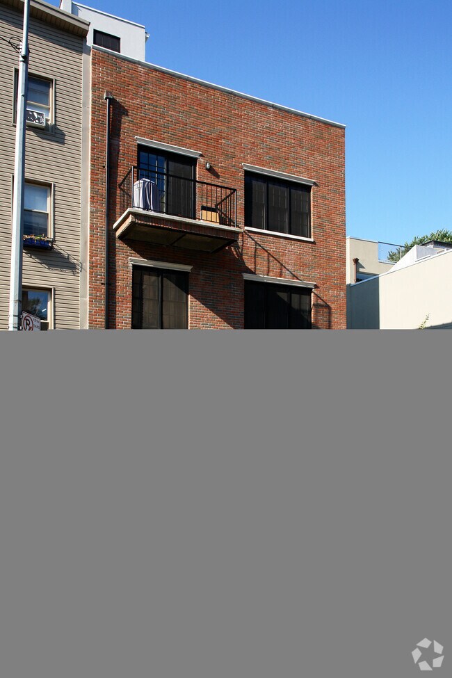 Building Photo - 274 21st St