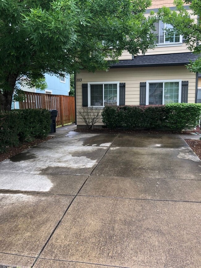 Building Photo - 1113 NW 27th St