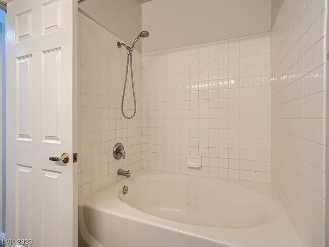 Foto del edificio - 3845 Wiggins Bay St