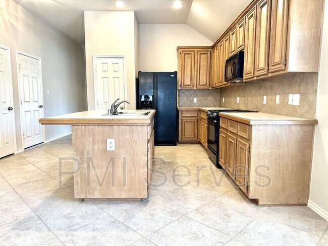 Foto del edificio - 1703 Red Lake Ct