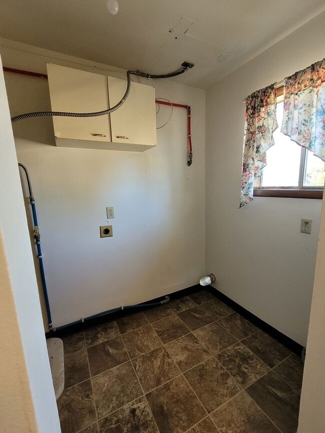 Building Photo - 815 Lindberg Ln