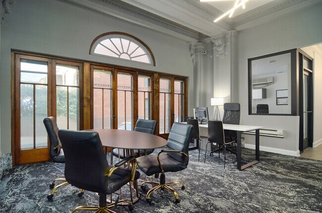 Foto del edificio - The Buckingham Apartments