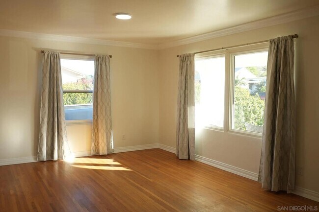 Foto del edificio - 3860 Paula St