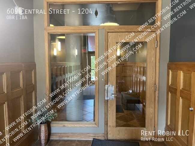 Building Photo - 609 Central St