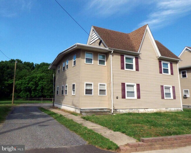 Foto del edificio - 72 N Railroad Ave