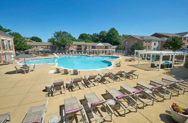 Foto del edificio - Newport Village