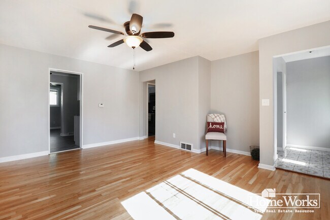 Building Photo - 119 N Coquillard Dr