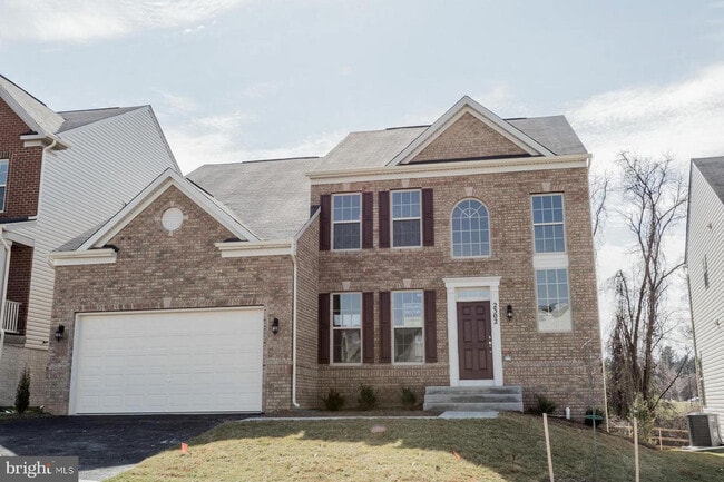 Building Photo - 2302 Grove Hurst Ln
