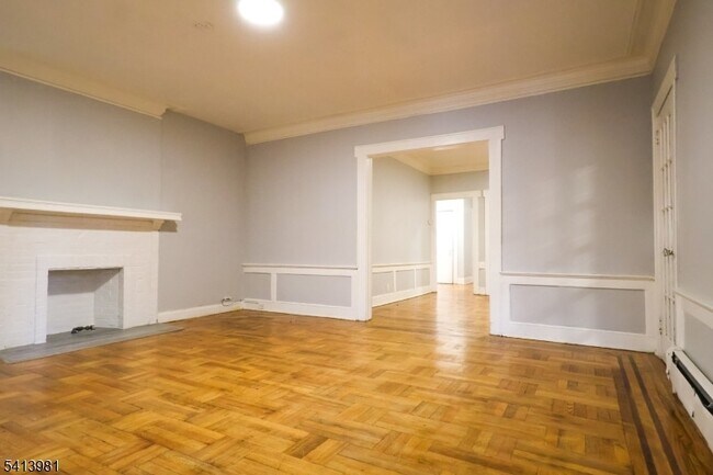 Building Photo - 19 Poe Ave