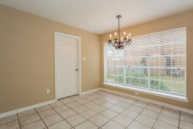 Foto del edificio - 3102 Hickory Falls Dr