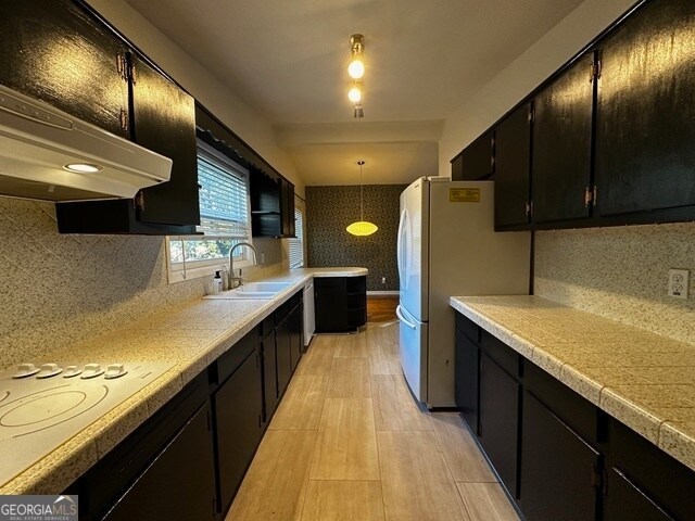 Foto del edificio - 694 Inglewood Dr
