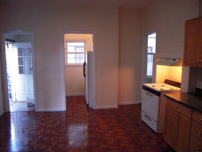 Kitchen - 15 Elizabeth St